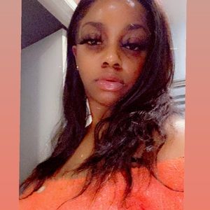 Meet your Posher, Laneisha